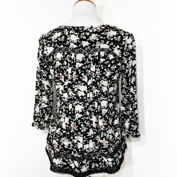 Anthropologie Eyelet Embroidered Pintuck Pleated Black Floral Peasant Top Size 0 - Picture 6 of 13